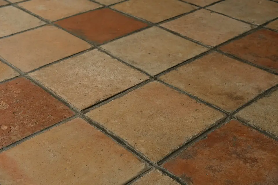 Sol en carreaux de terre cuite